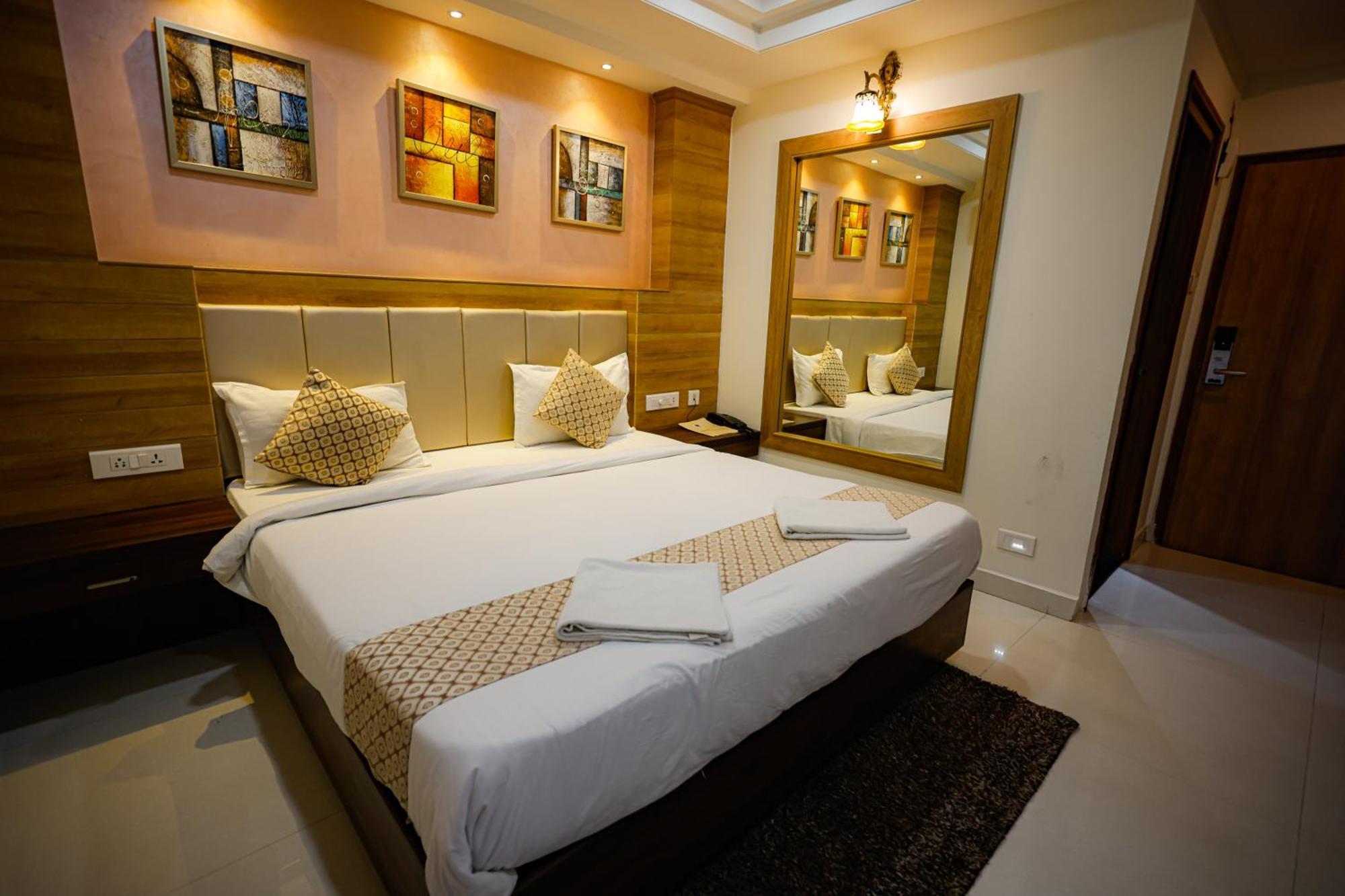 M Square Hotel 3*
