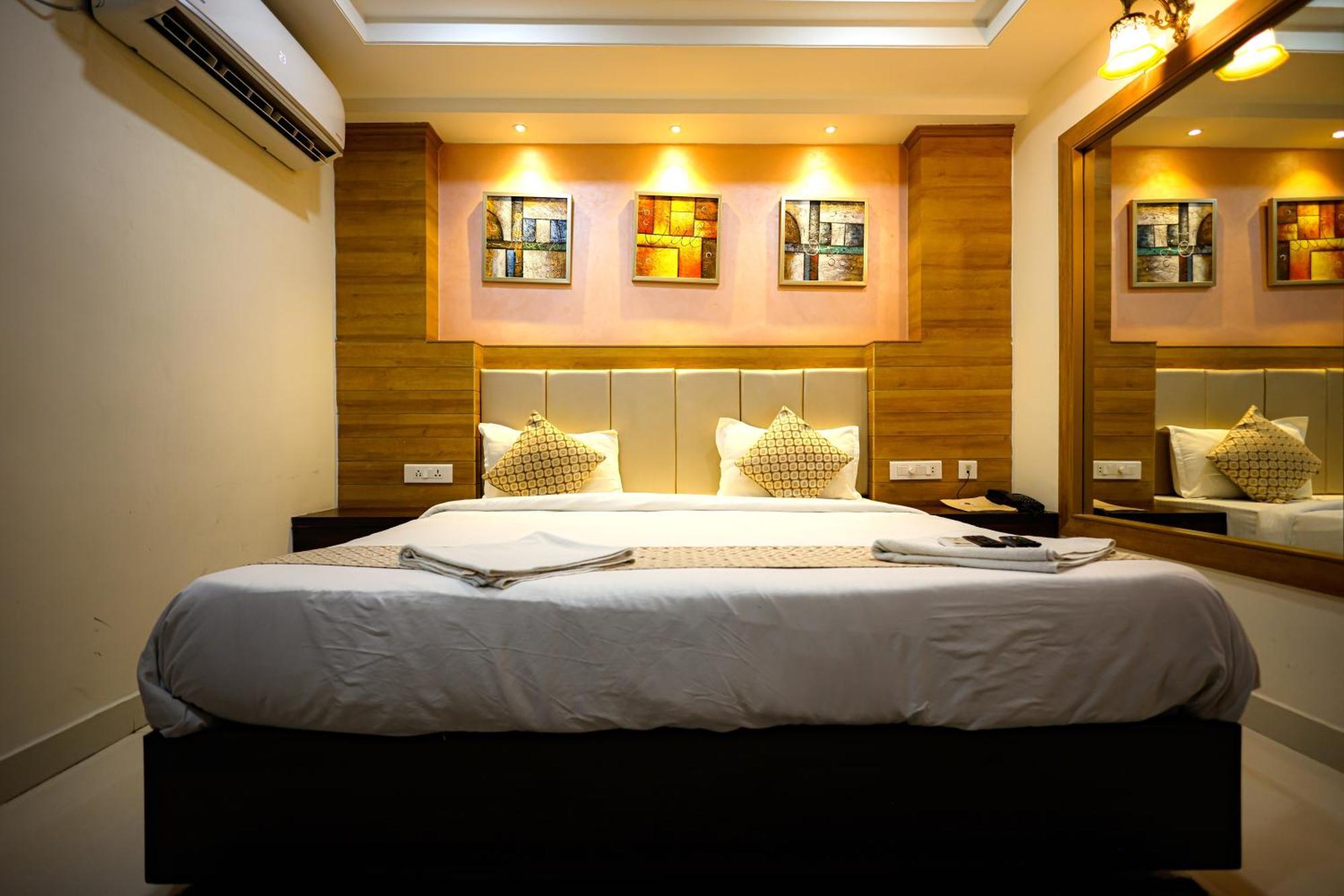 M Square Hotel 3*