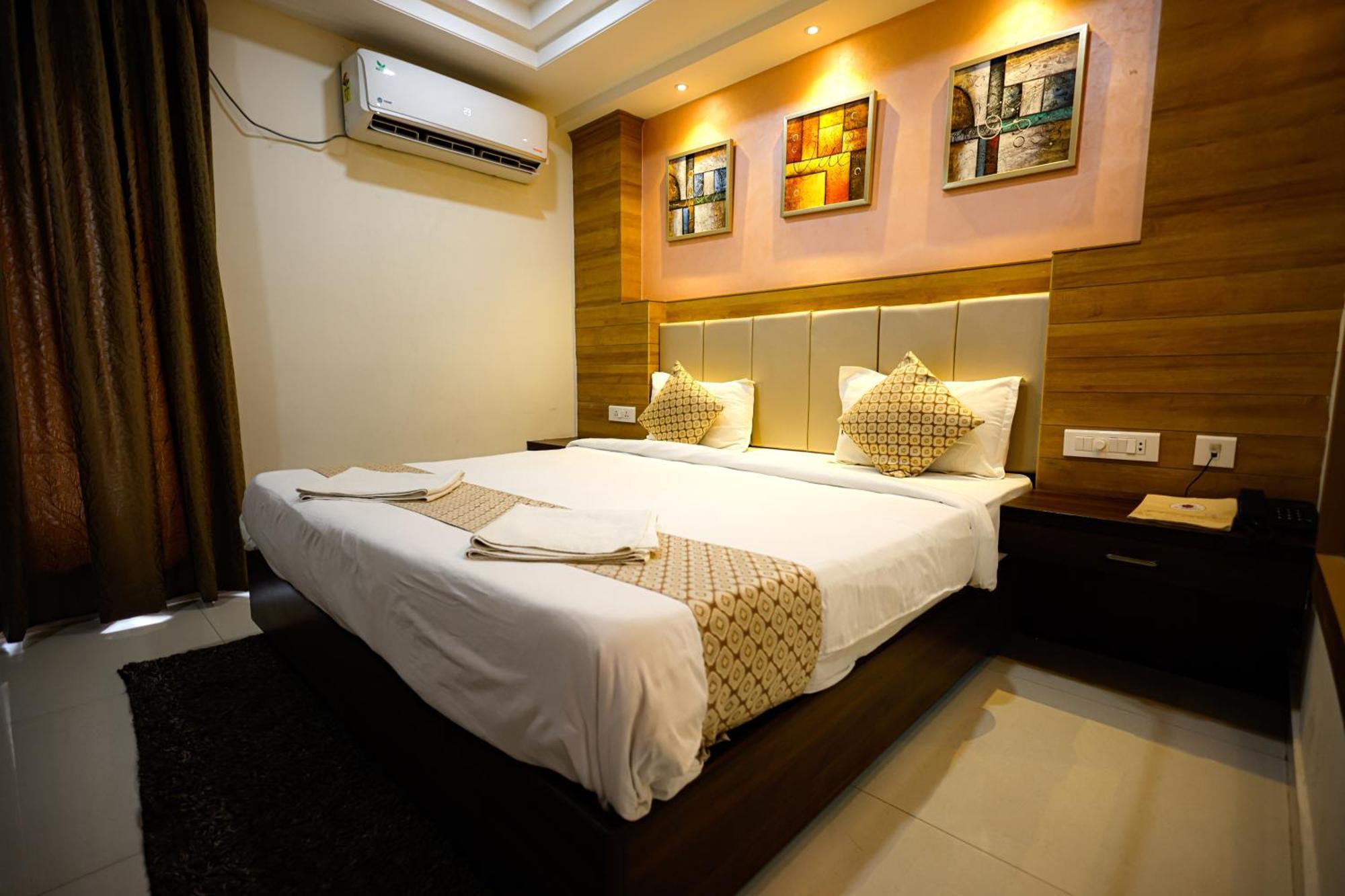 M Square Hotel 3*